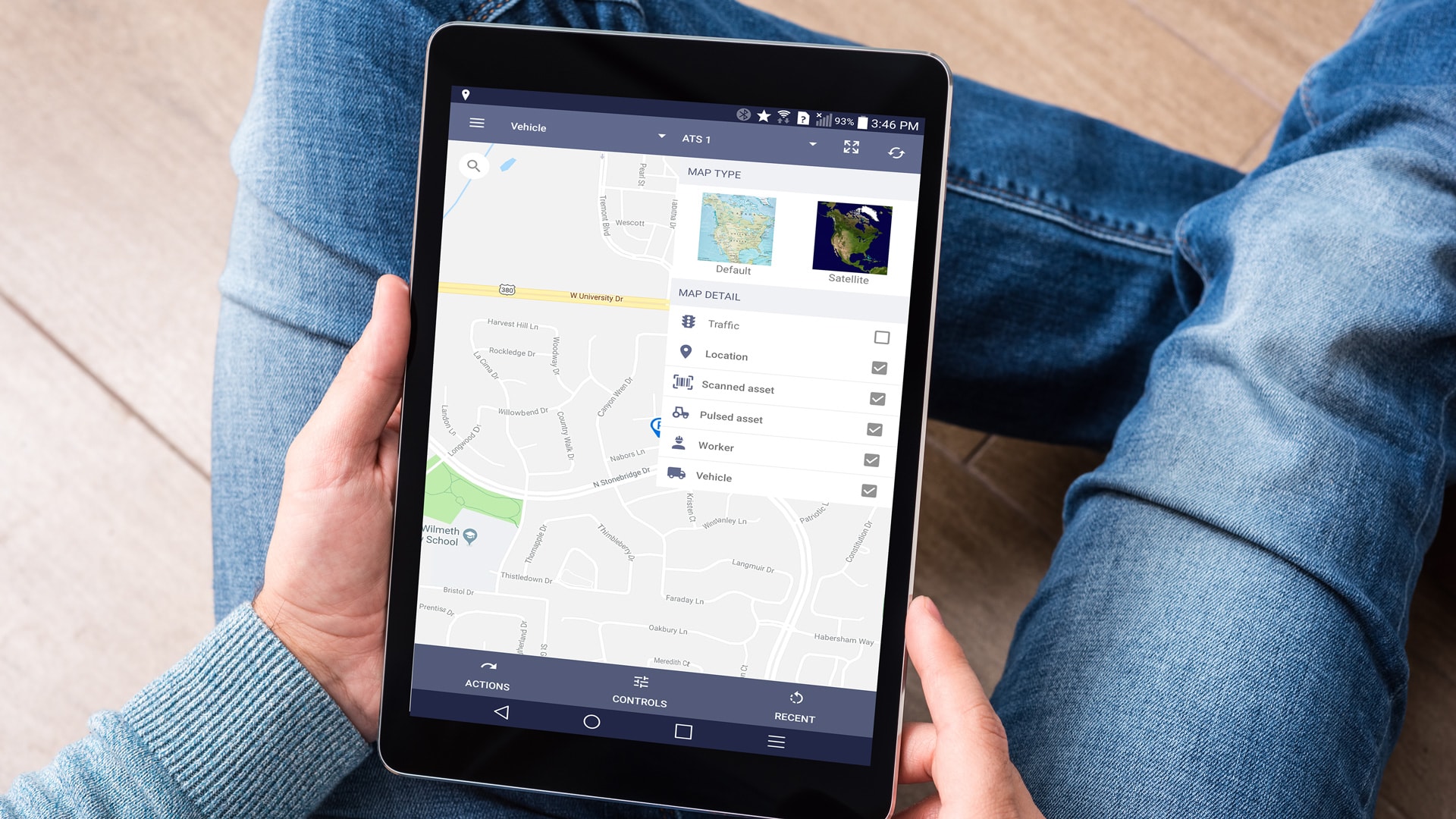 StreetEagle fleet management software available from smartphone or tablet
